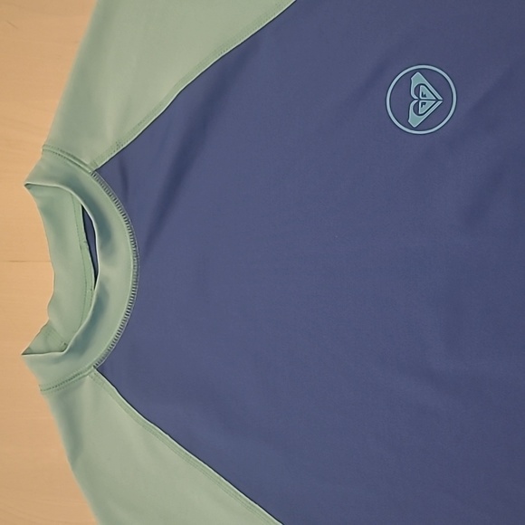EUC Roxy Rashguard Blue Short Sleeved Top - Picture 3 of 10